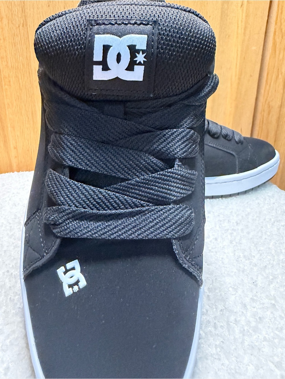 DC Men’s Court Graffik Black and White Low-Top Skate Sneakers Sz 8 New. No box - Picture 9 of 9